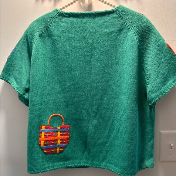 Michael Simon Size LShort sleeve embroidered sweater